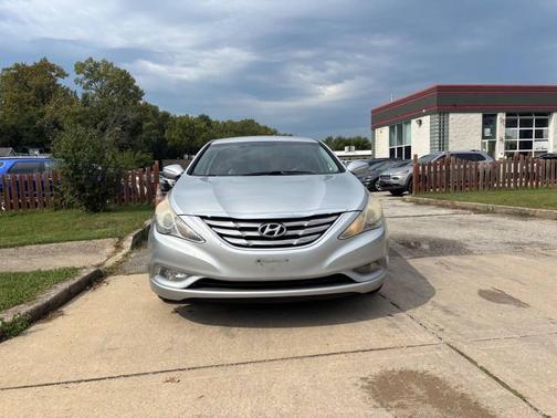 2011 Hyundai SONATA Limited