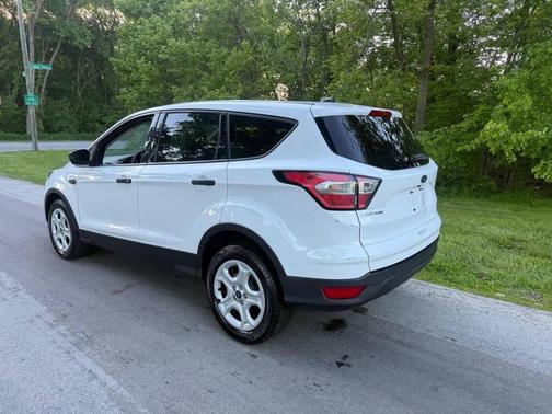 Oxford White 2018 Ford Escape S