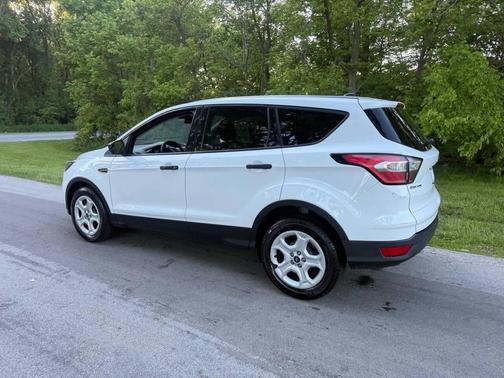 Oxford White 2018 Ford Escape S