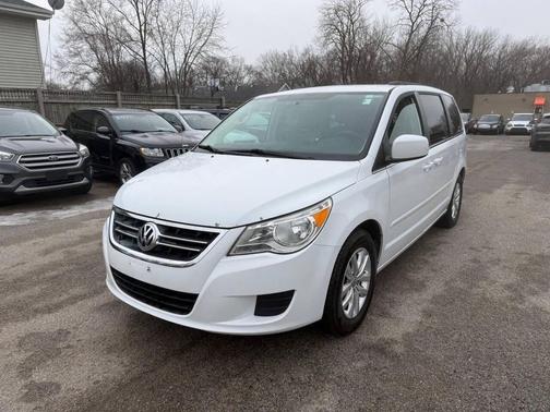 2013 Volkswagen Routan SE