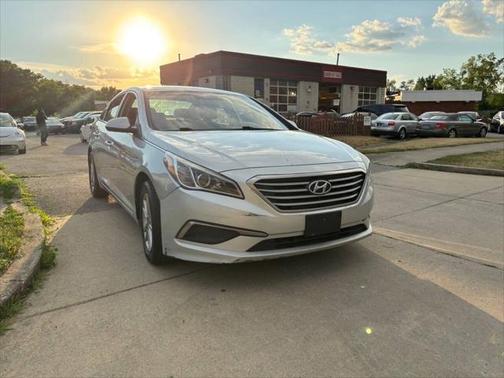 2016 Hyundai SONATA SE