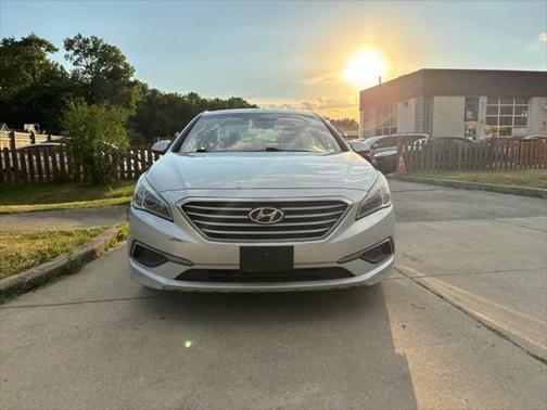 2016 Hyundai SONATA SE