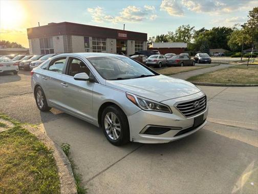 2016 Hyundai SONATA SE