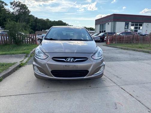 2013 Hyundai Accent SE