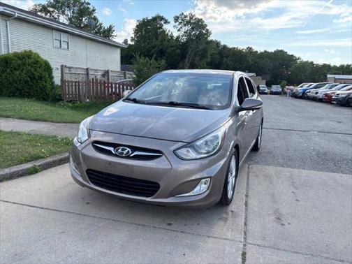 2013 Hyundai Accent SE