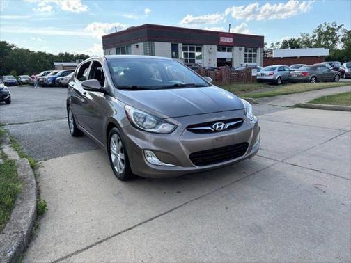 2013 Hyundai Accent SE