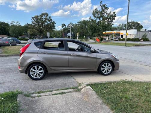 2013 Hyundai Accent SE