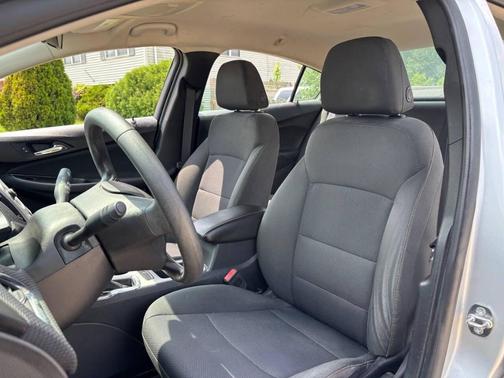 2017 Chevrolet Cruze LS
