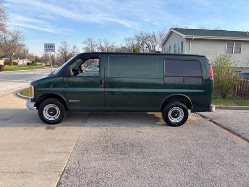 2002 Chevrolet Express 2500 Base