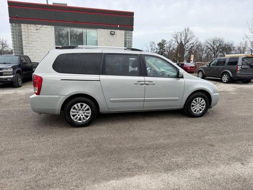 2012 Kia Sedona LX