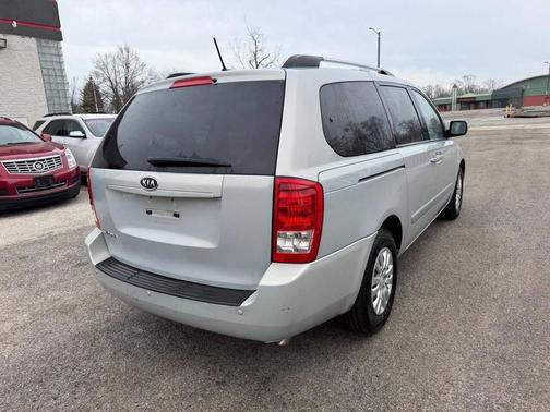 2012 Kia Sedona LX
