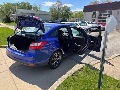 Performance Blue 2014 Ford Focus SE