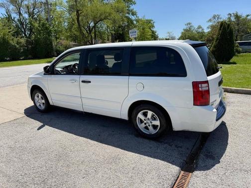 Stone White Clearcoat 2010 Dodge Grand Caravan SE