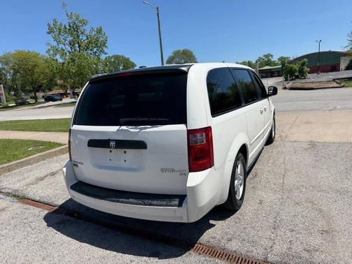 Stone White Clearcoat 2010 Dodge Grand Caravan SE
