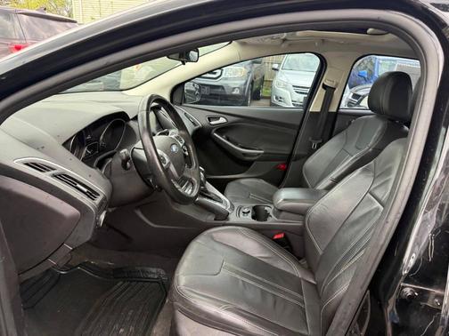 Tuxedo Black Metallic 2014 Ford Focus Titanium