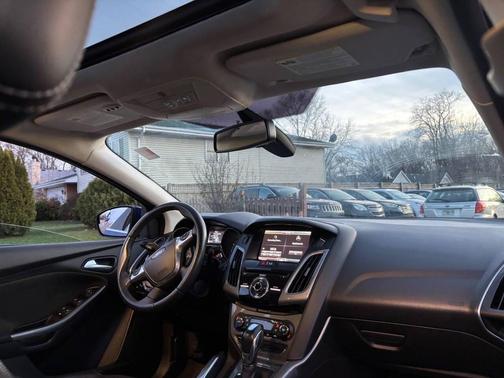 Sonic Blue Metallic 2012 Ford Focus Titanium