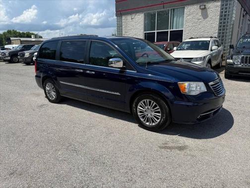 2013 Chrysler Town & Country Touring-L