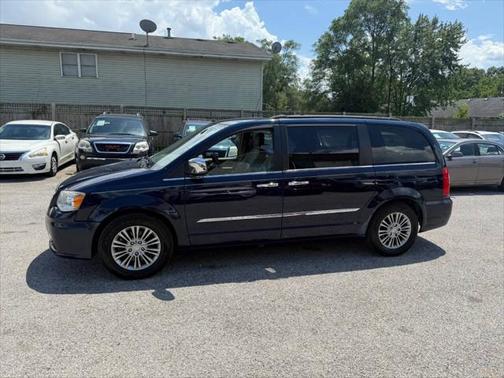 2013 Chrysler Town & Country Touring-L