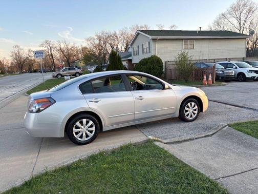 Radiant Silver 2009 Nissan Altima 2.5 S