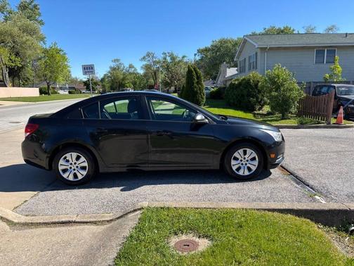 Black Granite Metallic 2014 Chevrolet Cruze LS