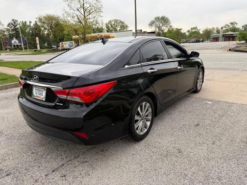 Phantom Black Metallic 2014 Hyundai SONATA Limited
