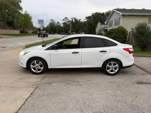Oxford White 2014 Ford Focus S