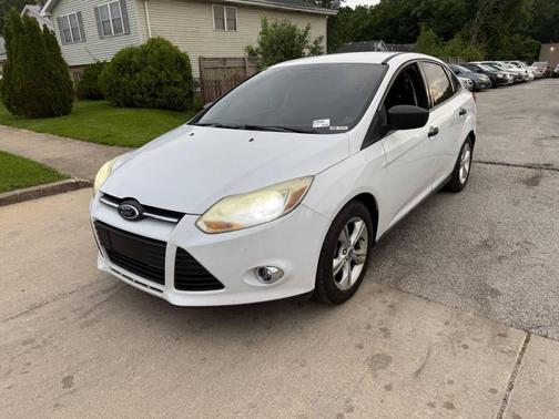 Oxford White 2014 Ford Focus S