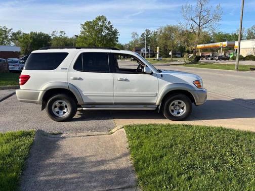 Natural White 2002 Toyota Sequoia SR5