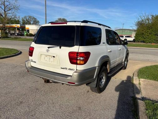 Natural White 2002 Toyota Sequoia SR5