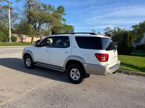 Natural White 2002 Toyota Sequoia SR5