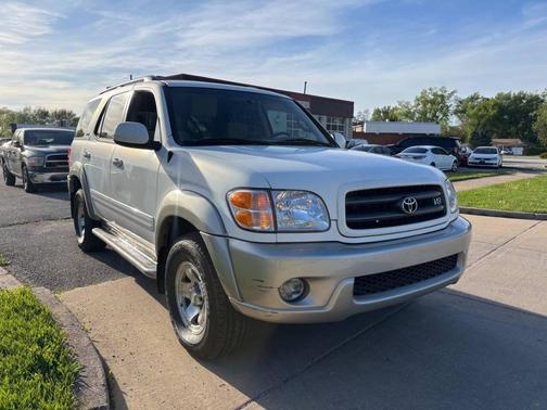 Natural White 2002 Toyota Sequoia SR5