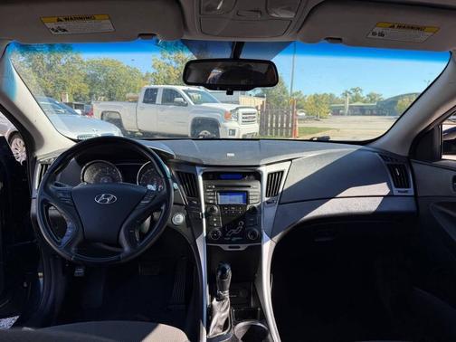 2013 Hyundai SONATA SE