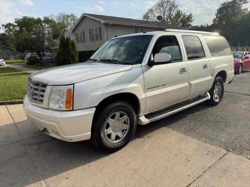 2004 Cadillac Escalade ESV Standard