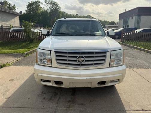 2004 Cadillac Escalade ESV Standard