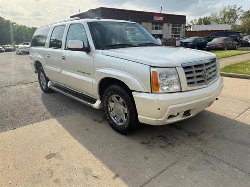2004 Cadillac Escalade ESV Standard