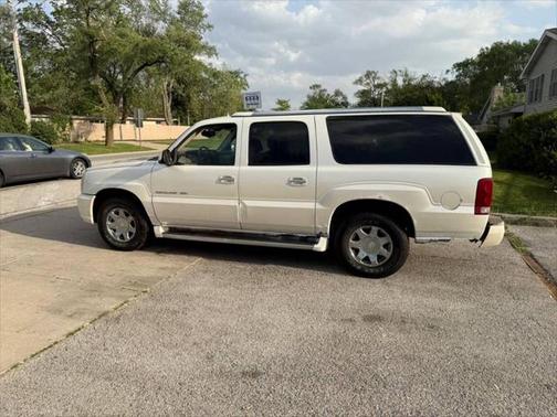 2004 Cadillac Escalade ESV Standard