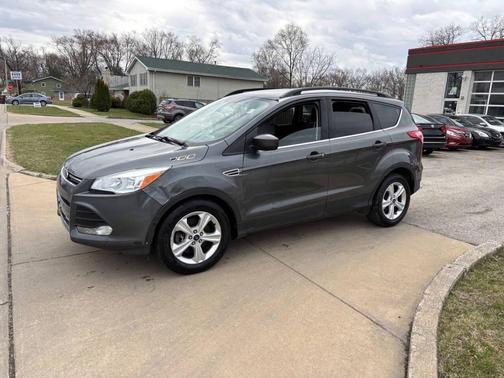 Magnetic 2016 Ford Escape SE