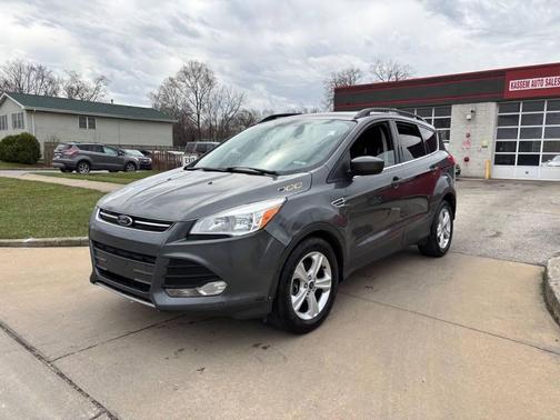 Magnetic 2016 Ford Escape SE