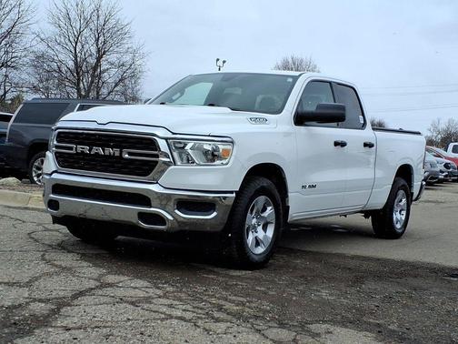 Bright White Clearcoat 2023 RAM 1500 Big Horn/Lone Star