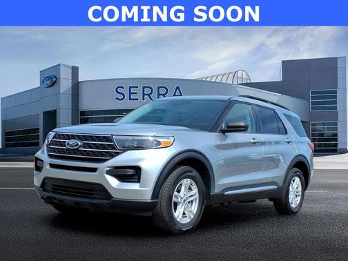 Iconic Silver Metallic 2024 Ford Explorer XLT