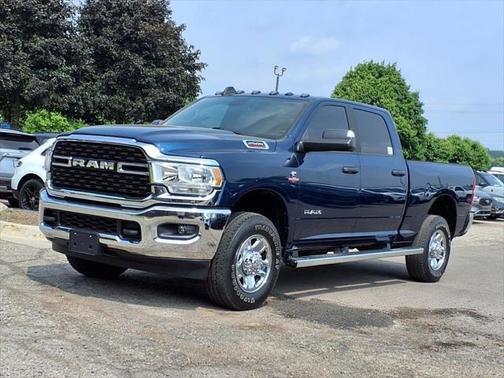 2022 RAM 2500 Big Horn Crew Cab 4x4 6'4' Box