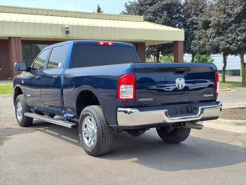 2022 RAM 2500 Big Horn Crew Cab 4x4 6'4' Box
