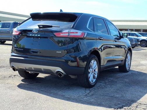 Forged Green Metallic 2024 Ford Edge Titanium