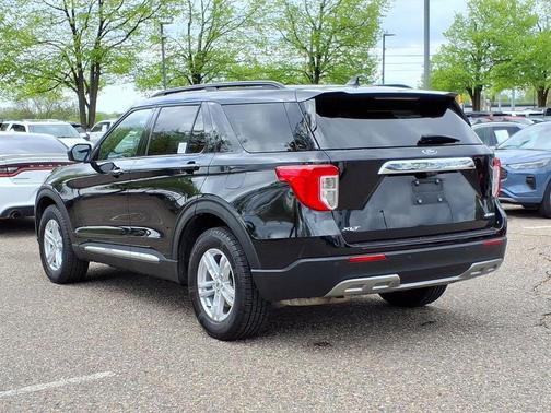 Agate Black Metallic 2022 Ford Explorer XLT