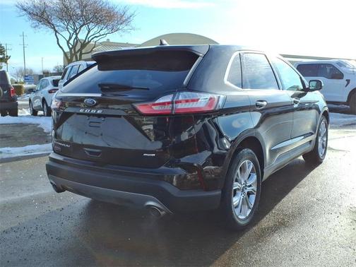 2022 Ford Edge Titanium