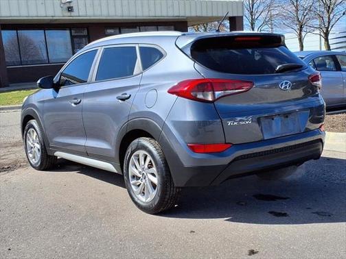 2017 Hyundai TUCSON SE