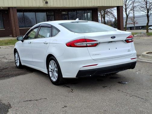 2020 Ford Fusion SE