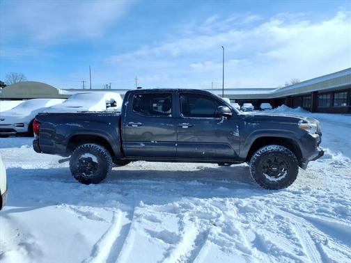 2020 Toyota Tacoma SR