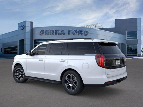 Star White Metallic Tri-Coat 2026 Ford Expedition Active