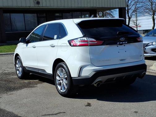 Star White Metallic Tri-Coat 2023 Ford Edge Titanium